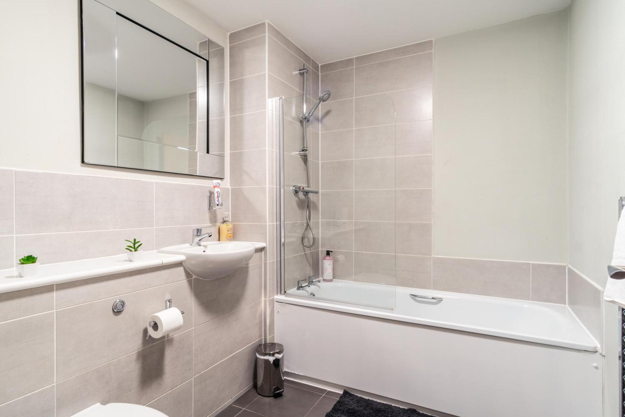 Prime Location 1 Bed Penthouse Apartment Manchester Dış mekan fotoğraf