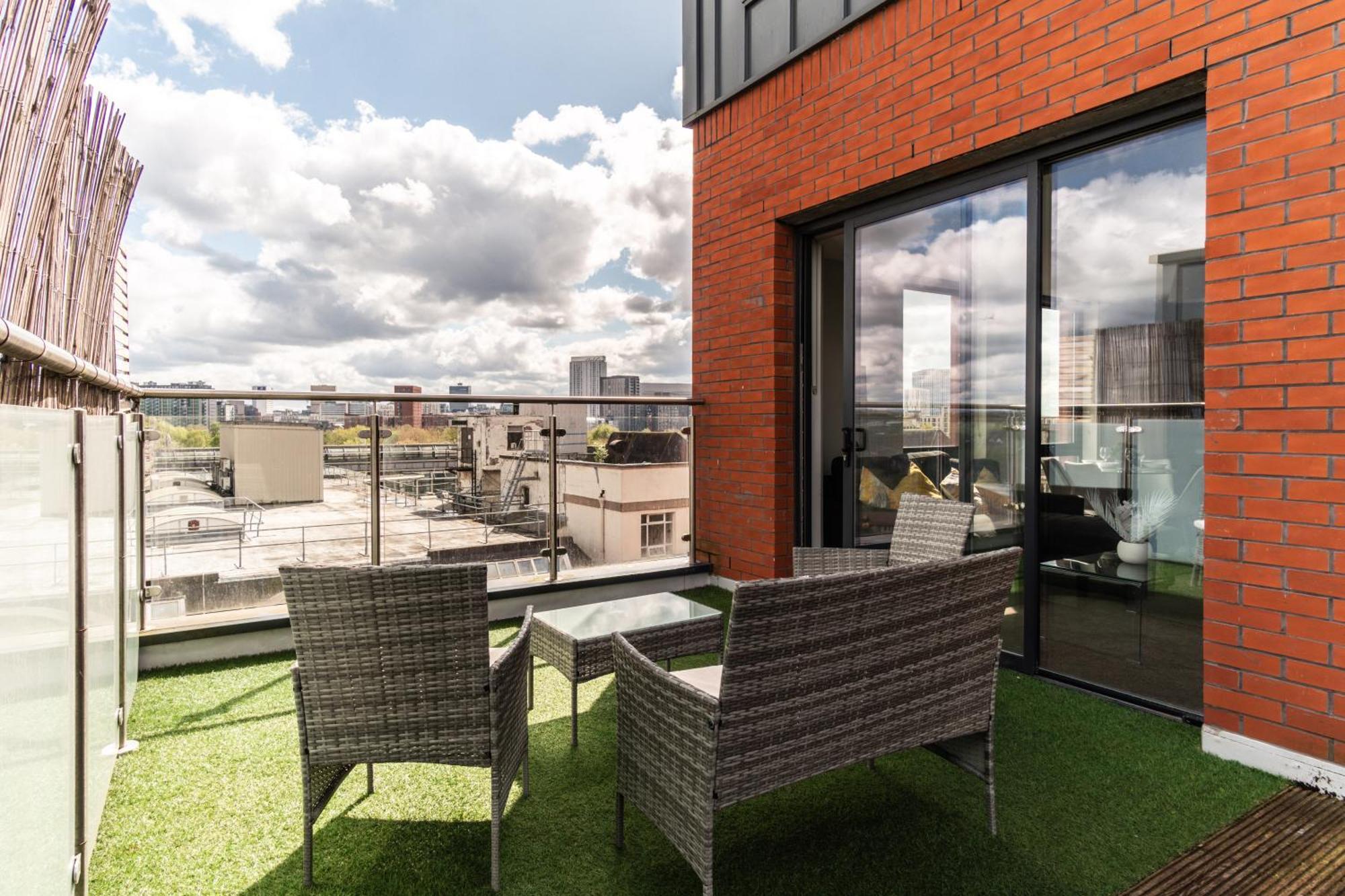 Prime Location 1 Bed Penthouse Apartment Manchester Dış mekan fotoğraf